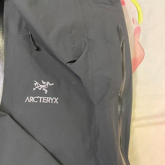 Arc'teryx beta lt black Jacket XL used - Picture 7 of 10
